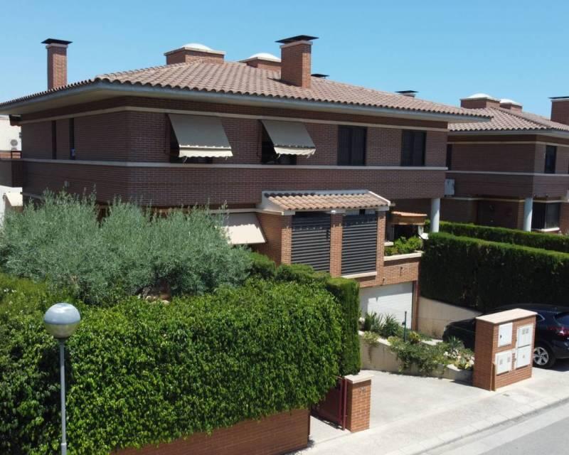 4 Cuarto Villa en venta