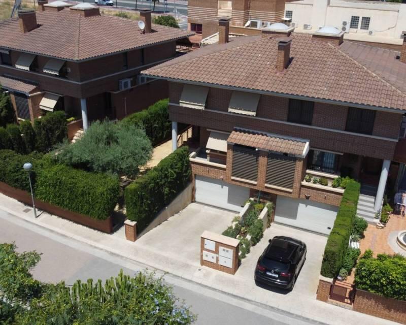 4 Cuarto Villa en venta