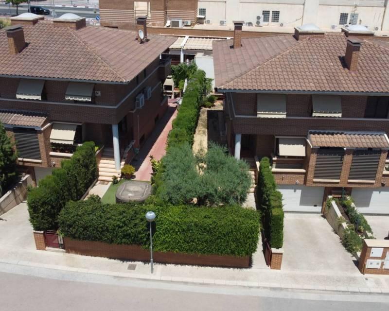 4 Cuarto Villa en venta