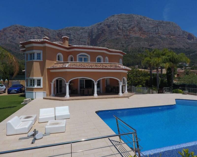 5 bedroom Villa for sale