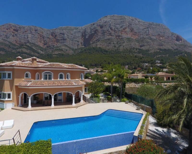 5 bedroom Villa for sale