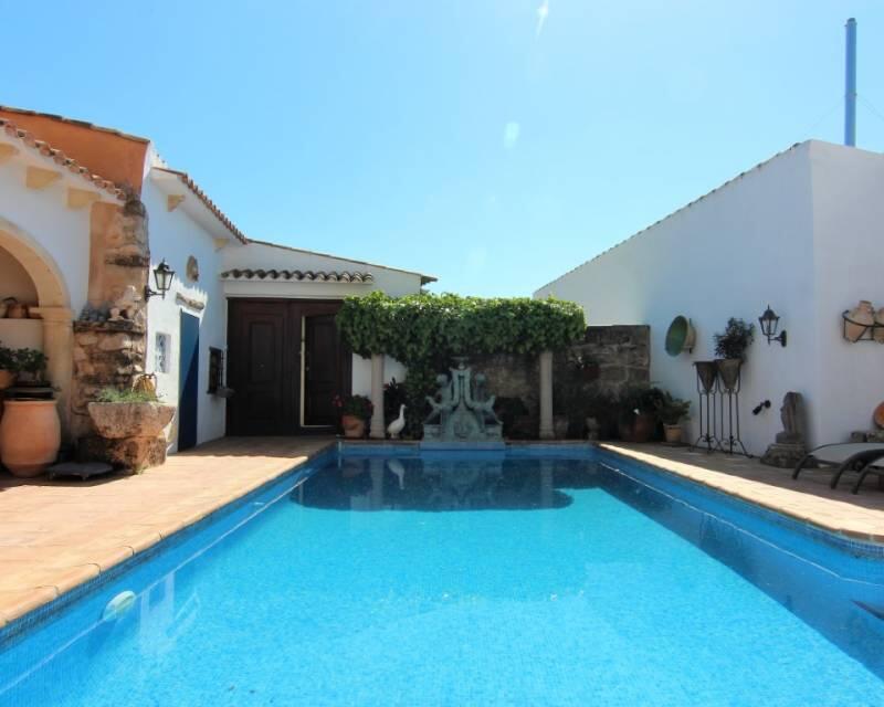 Villa en venta en Sagra, Alicante