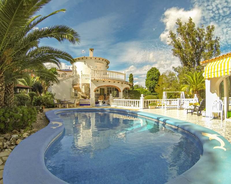 Villa en venta en Denia, Alicante