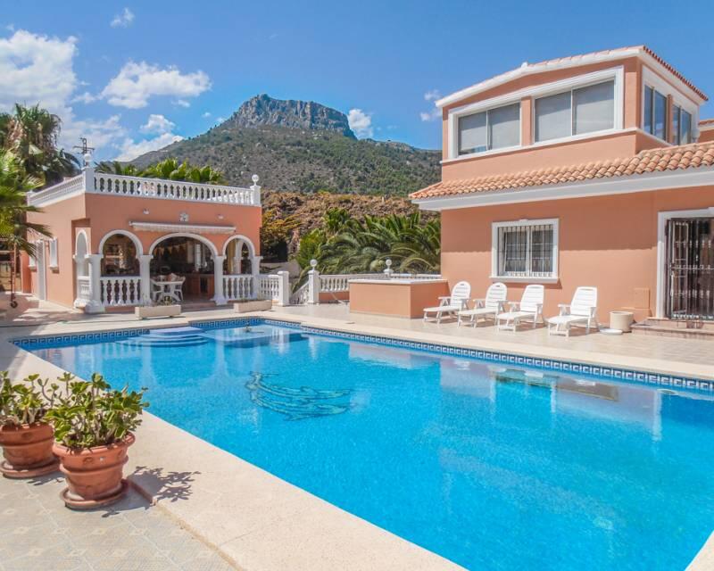 Villa en venta en Calpe, Alicante