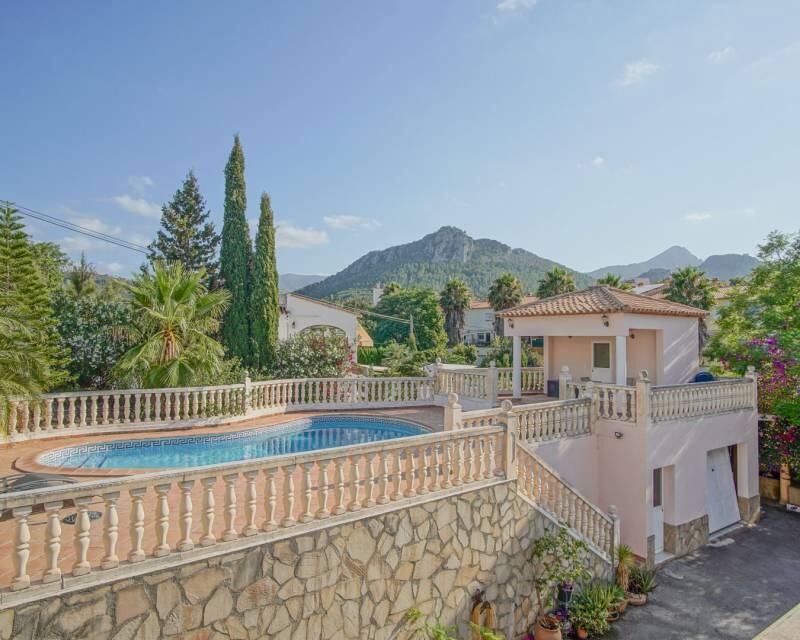 6 bedroom Villa for sale