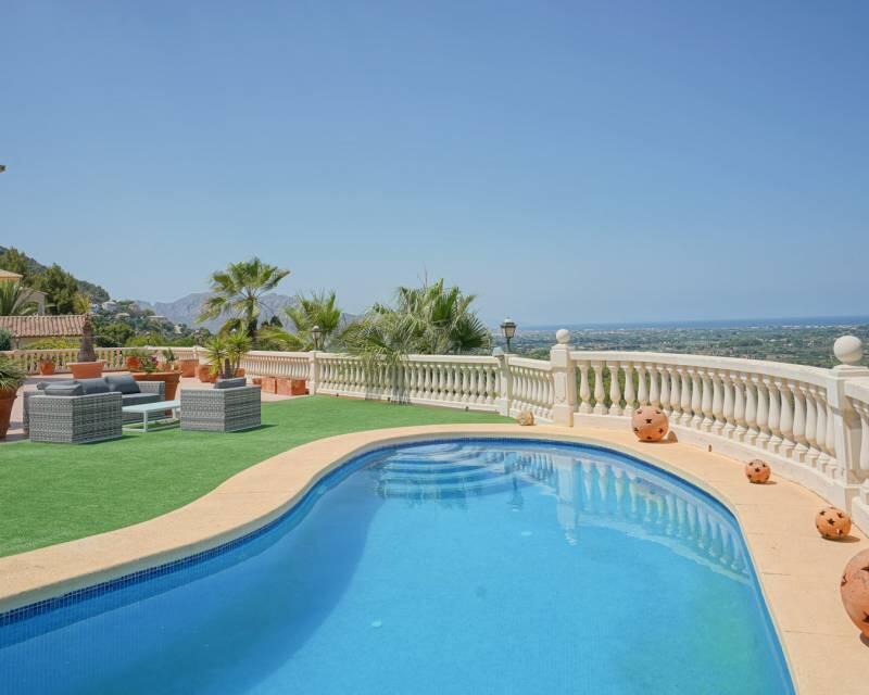 Villa en venta en Denia, Alicante