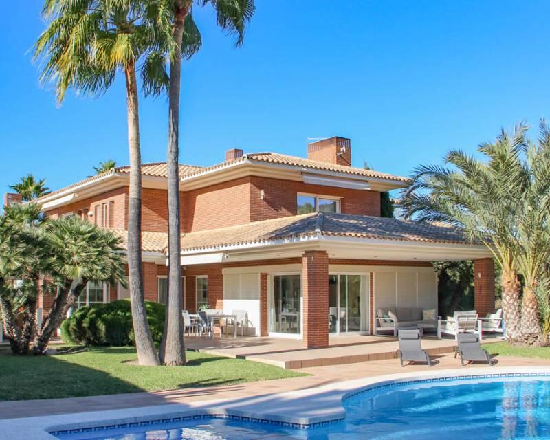 7 bedroom Villa for sale