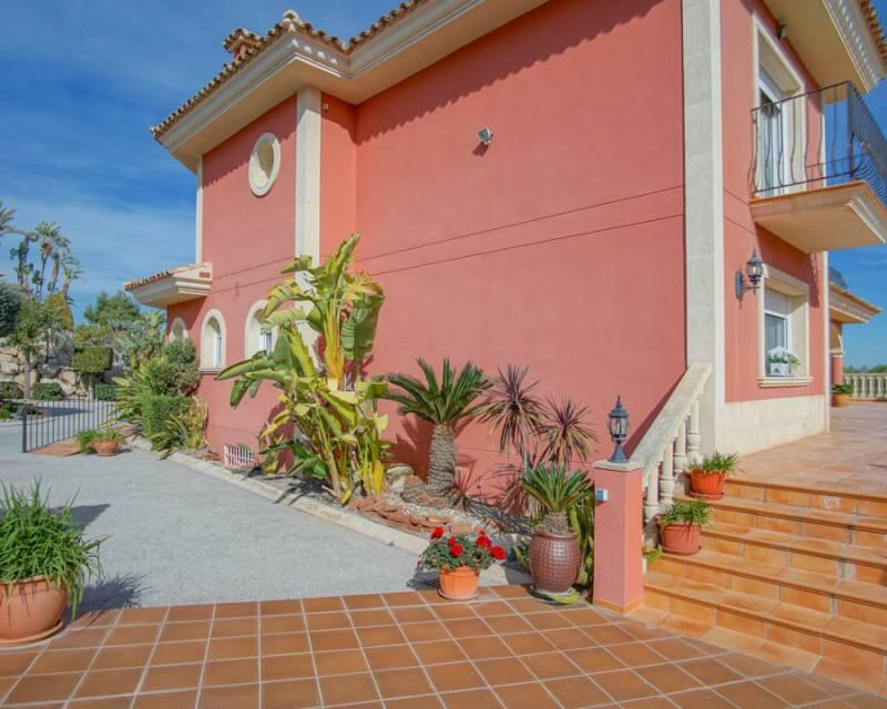 6 Cuarto Villa en venta