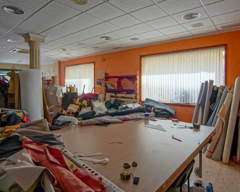 2 Schlafzimmer Handelsimmobilie zu verkaufen