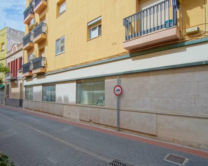 2 Cuarto Local Comercial en venta