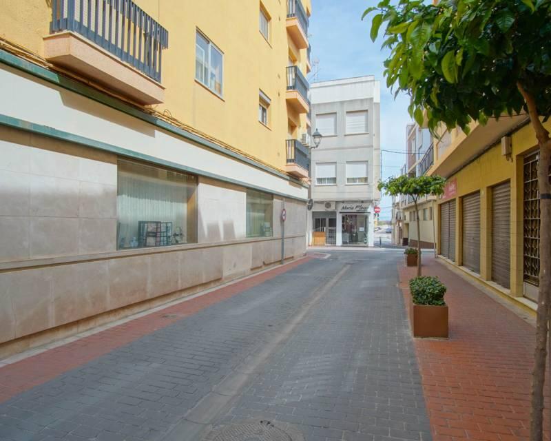 2 Cuarto Local Comercial en venta