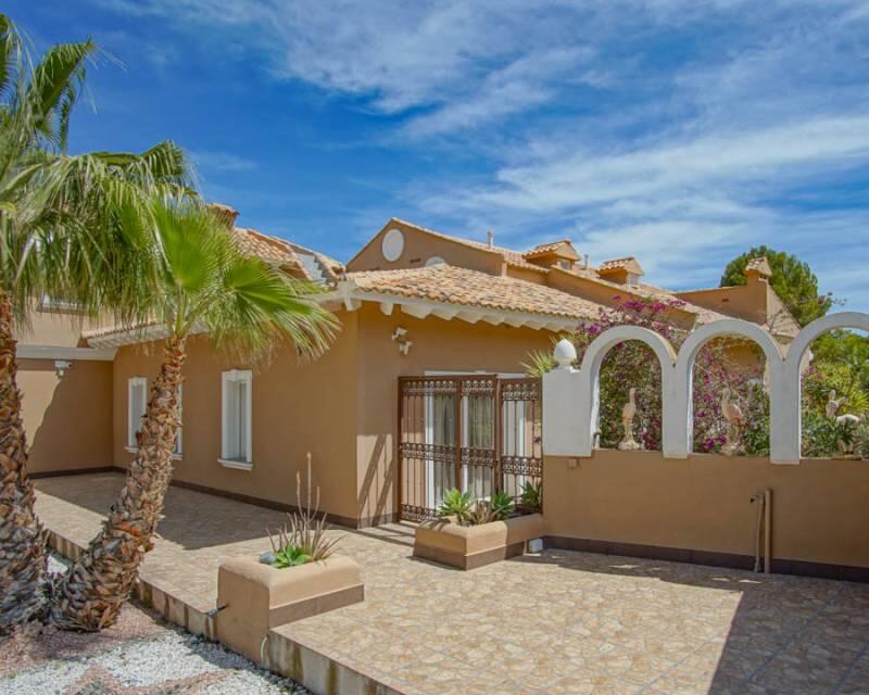 8 Cuarto Villa en venta