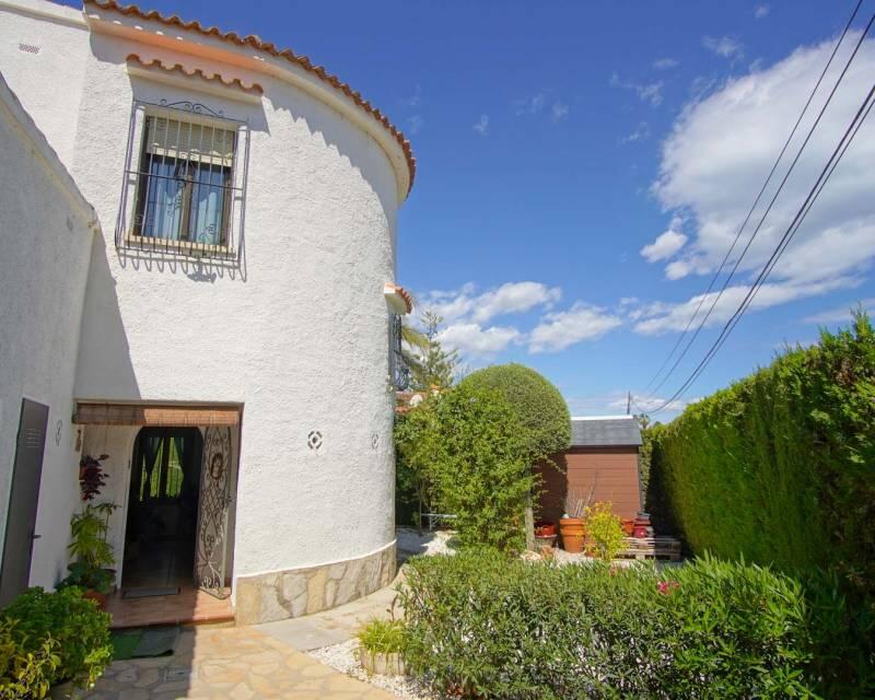 4 Cuarto Villa en venta