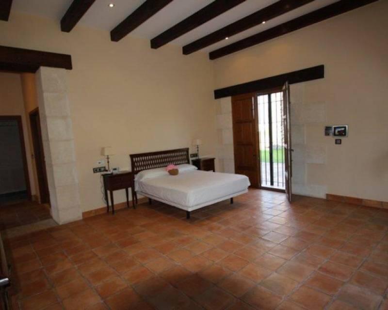 5 bedroom Villa for sale