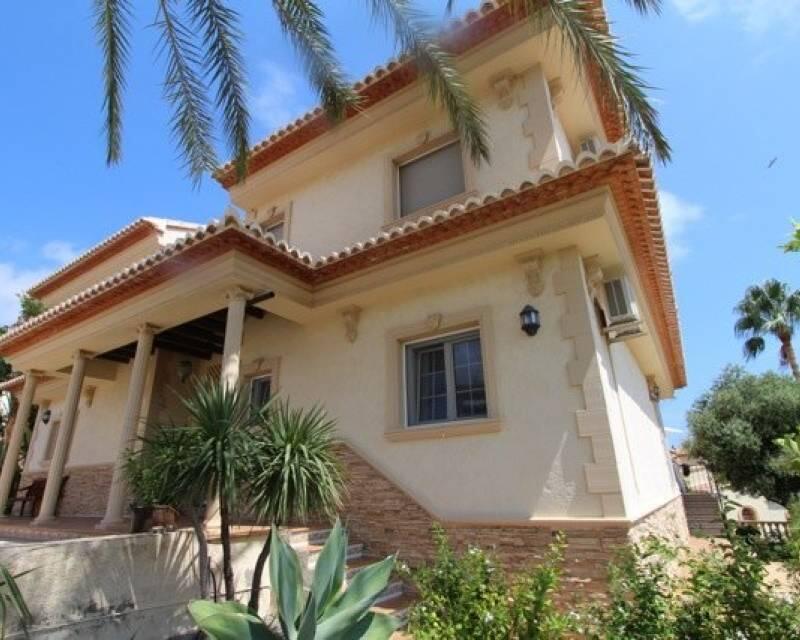 4 Cuarto Villa en venta