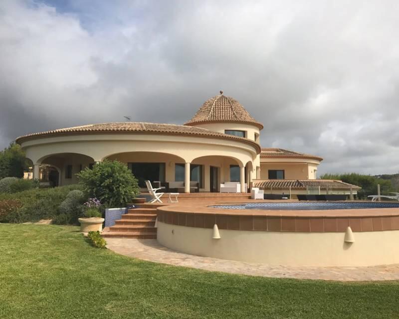 4 bedroom Villa for sale