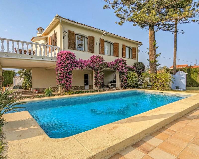 Villa til salgs i Denia, Alicante