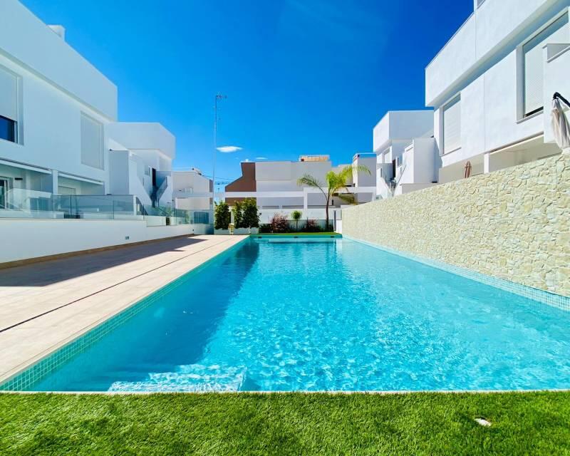 Villa for sale in Pilar de la Horadada, Alicante