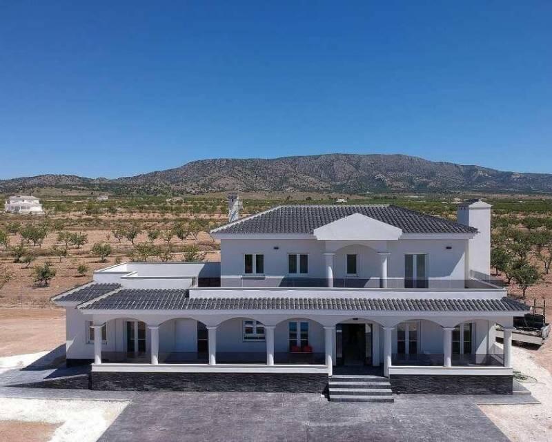 Villa til salg i Pinoso, Alicante