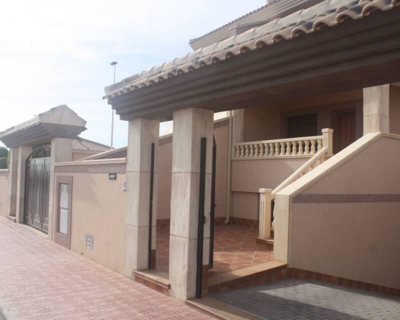 Villa til salg i Torrevieja, Alicante