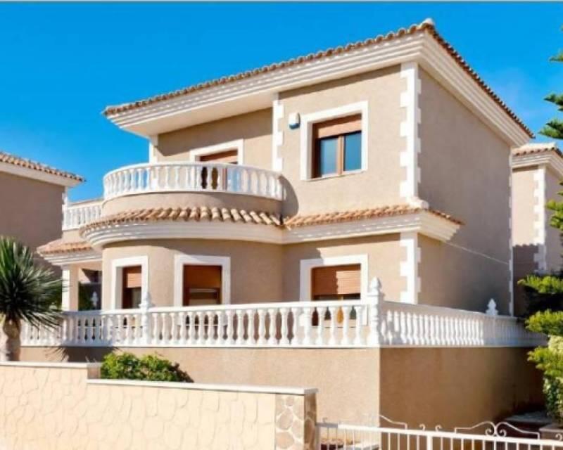 Villa til salg i Torrevieja, Alicante