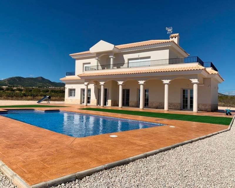 Villa til salgs i Pinoso, Alicante