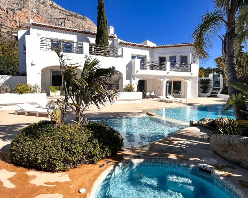 5 bedroom Villa for sale