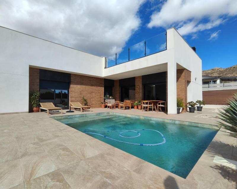 Villa for sale in Pinoso, Alicante