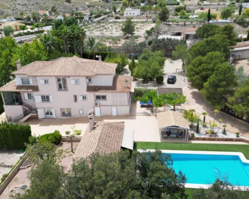 Villa à vendre dans Monóvar, Alicante