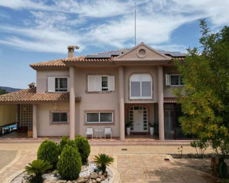 5 bedroom Villa for sale