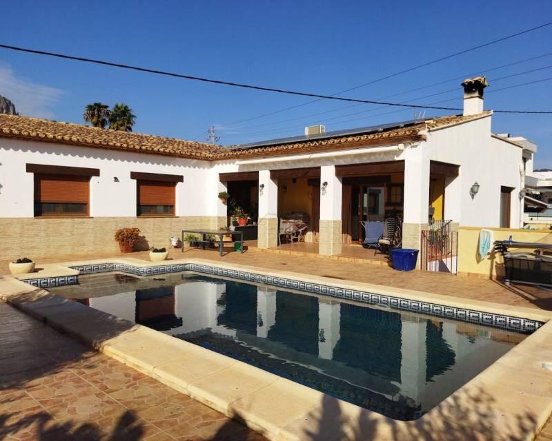 Villa en venta en Calpe, Alicante