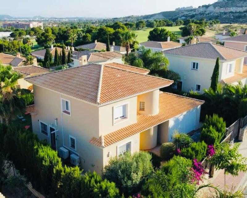 Villa à vendre dans Bonalba Alta, Alicante