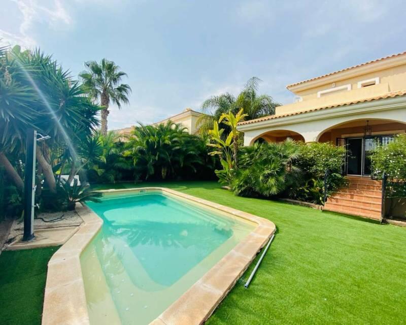 4 bedroom Villa for sale