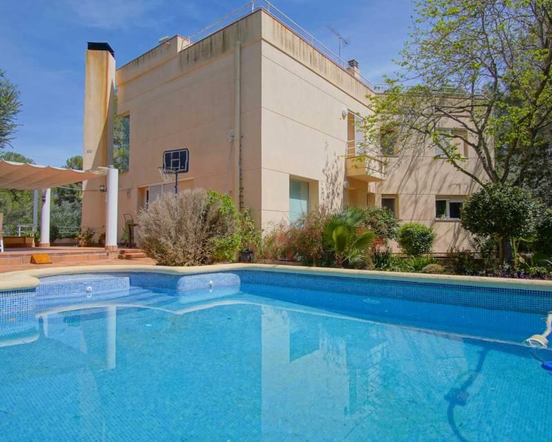 5 bedroom Villa for sale