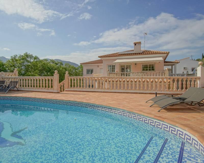 6 bedroom Villa for sale