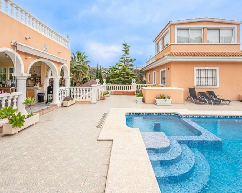 5 bedroom Villa for sale