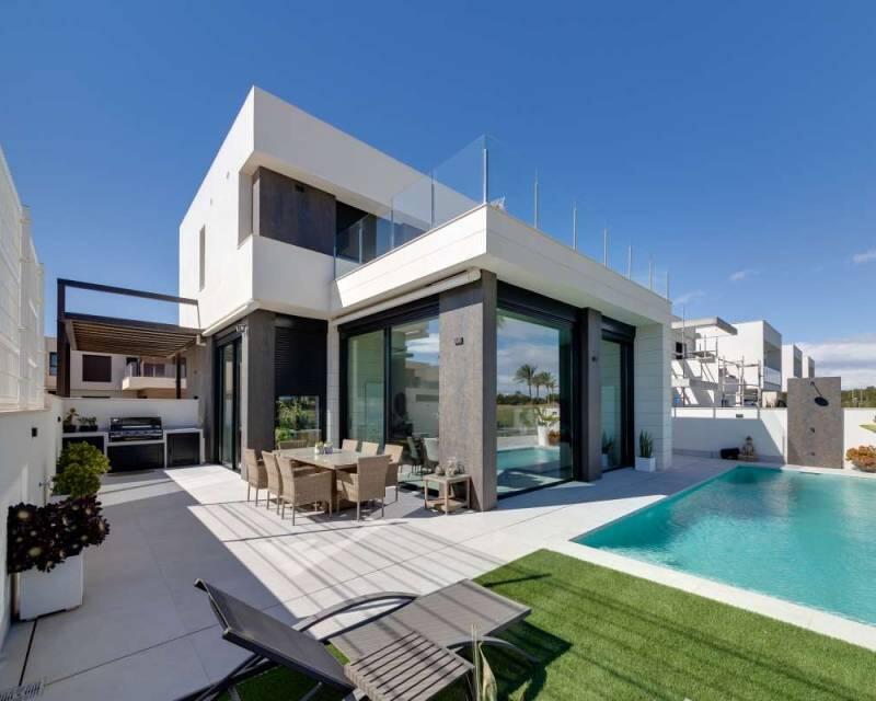 Villa for sale in Pilar de la Horadada, Alicante