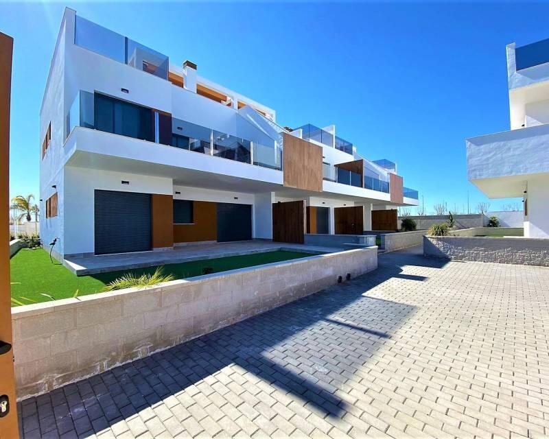 вилла продается в Pilar de la Horadada, Alicante