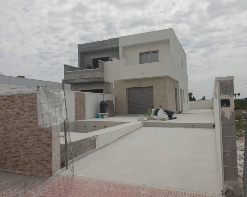 Villa till salu i Daya Nueva, Alicante