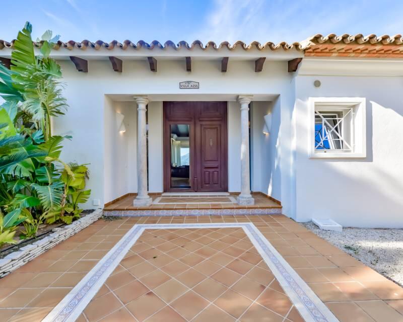 8 bedroom Villa for sale