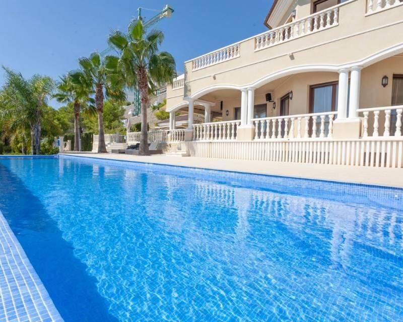 5 bedroom Villa for sale