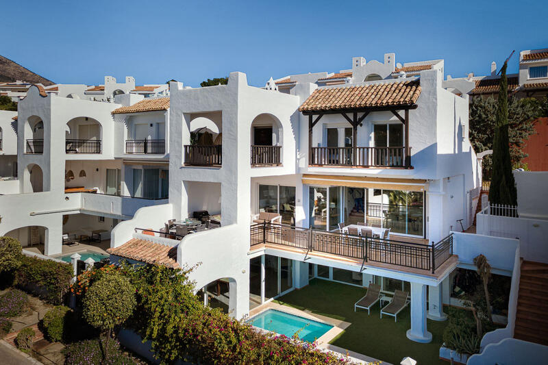 Villa en venta en Benalmadena, Málaga