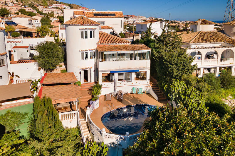 Villa til salgs i Benalmadena, Málaga