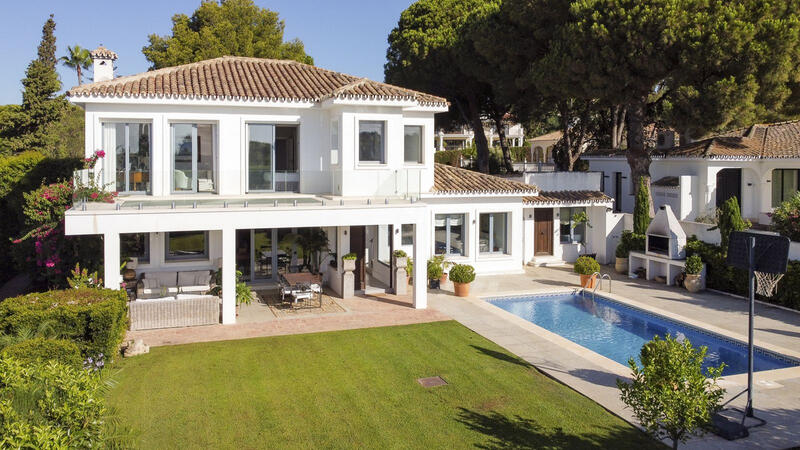 Villa en venta en Hacienda las Chapas, Málaga