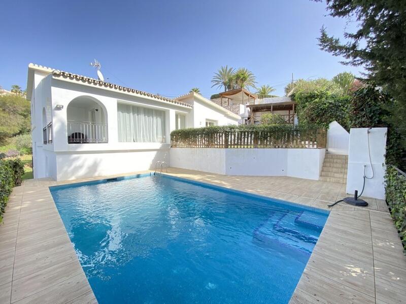 Villa en venta en El Rosario, Málaga