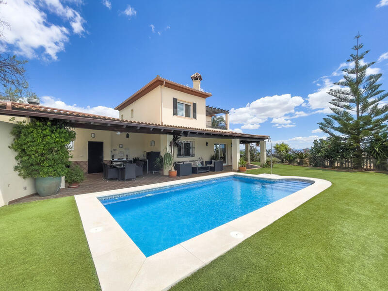 Villa til salg i Monda, Málaga