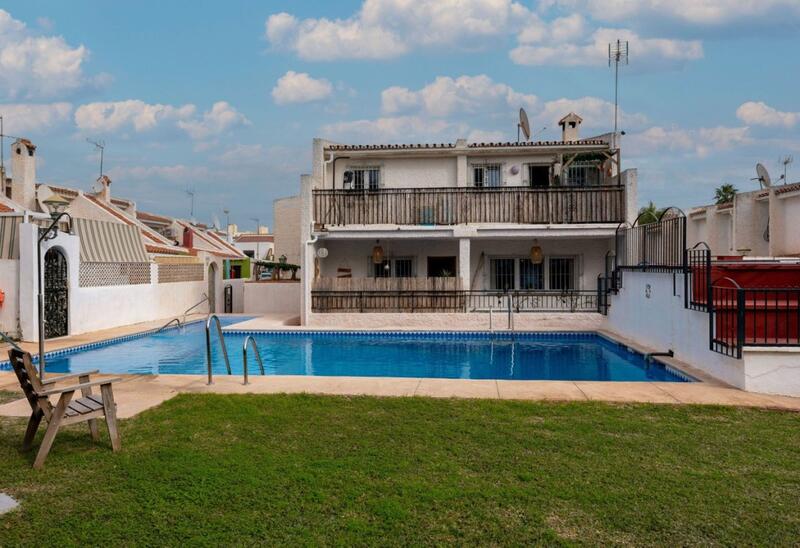 Villa en venta en Torremolinos, Málaga
