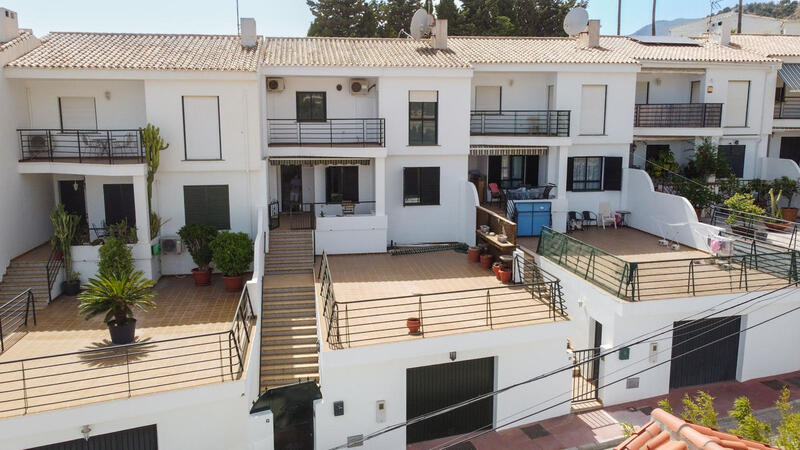 Gezinswoning Te koop in Benalmadena, Málaga