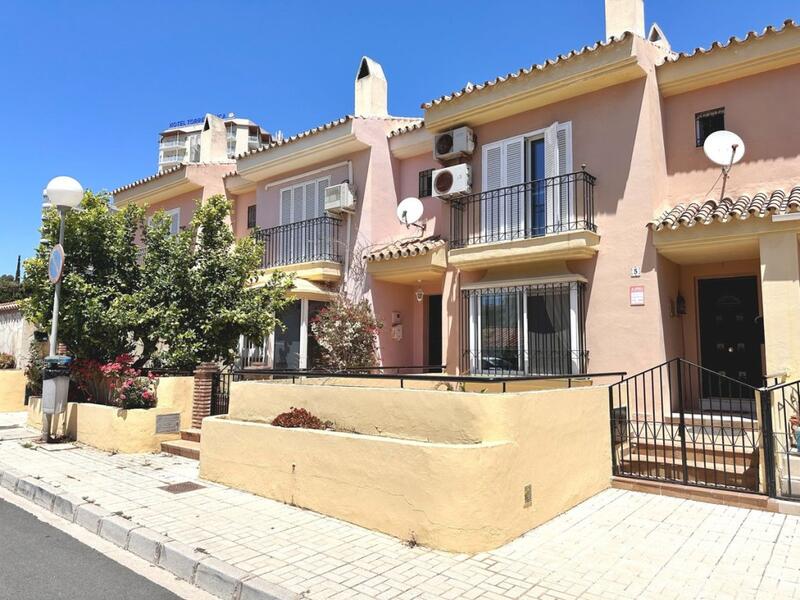 Stadthaus zu verkaufen in Fuengirola, Málaga