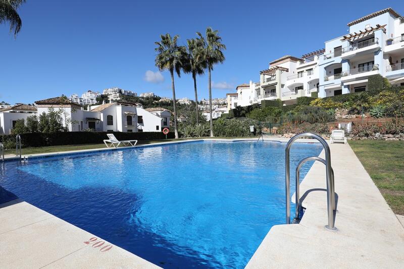 Apartment for sale in Los Arqueros, Málaga